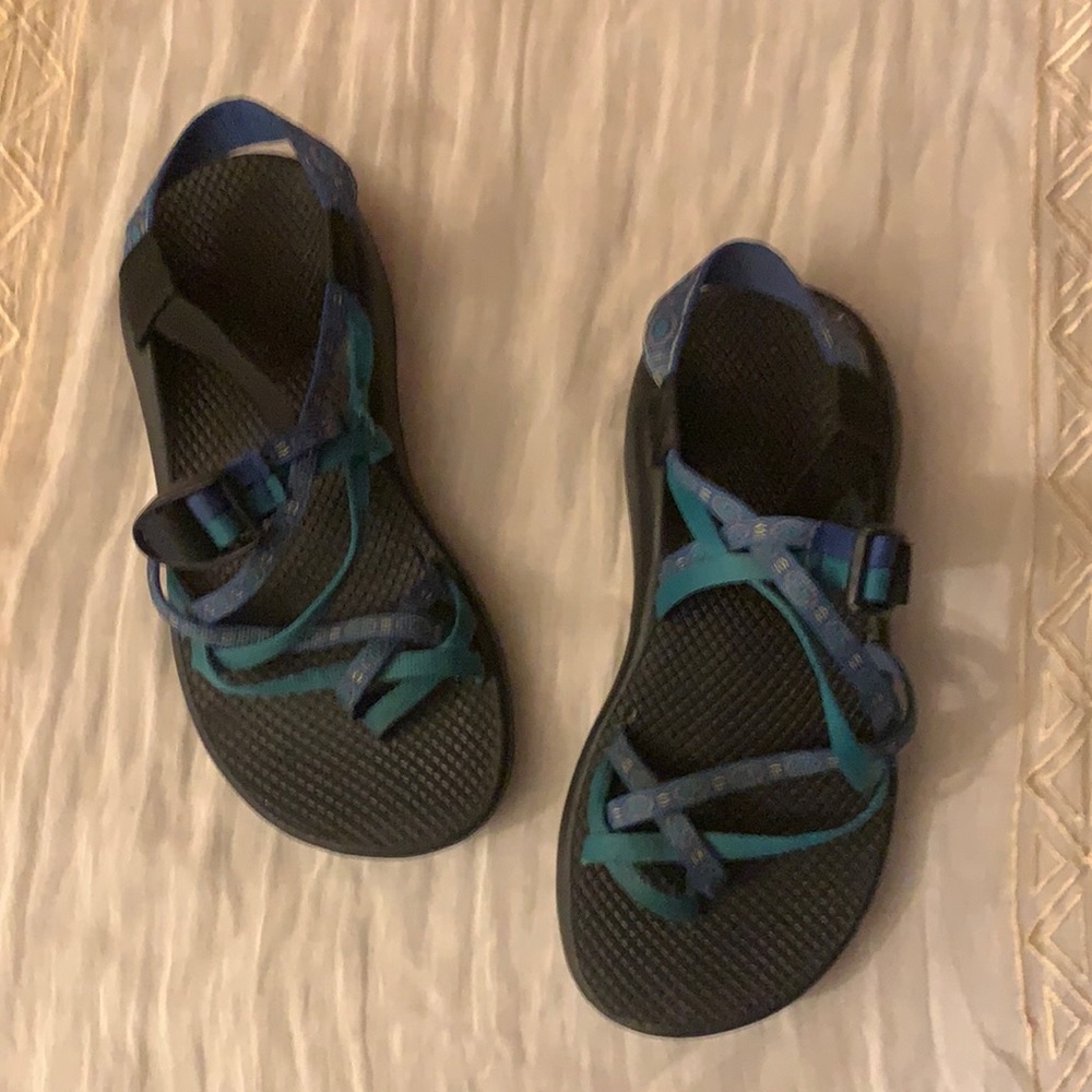 Women’s Chaco Teal/blue sandals Sz 8